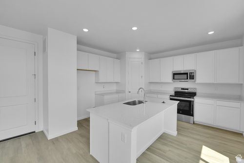 233 W 800 S, Willard, UT, 84340-6758 | Card Image
