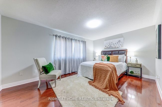 5 Hollier Dr, House attached with 3 bedrooms, 3 bathrooms and 1 parking in Ajax ON | Image 15