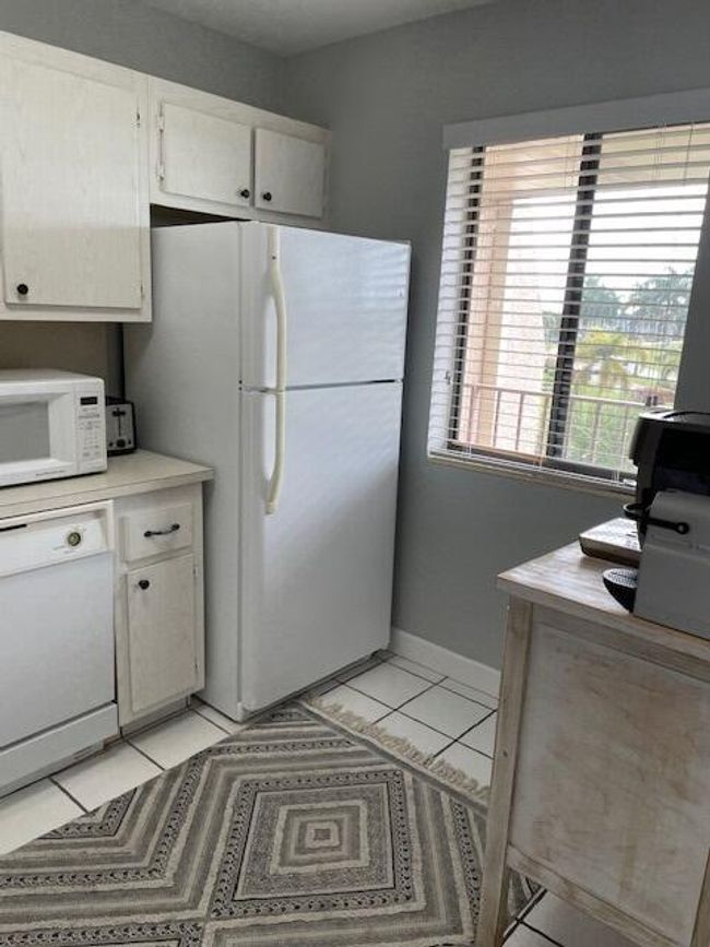 APT-302 - 4070 Tivoli Ct, Condo with 2 bedrooms, 2 bathrooms and null parking in Lake Worth FL | Image 14