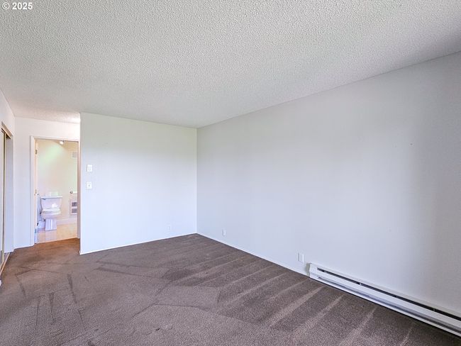 BLDG-25 - 213 Oswego Smt, Condo with 2 bedrooms, 2 bathrooms and 1 parking in Lake Oswego OR | Image 23