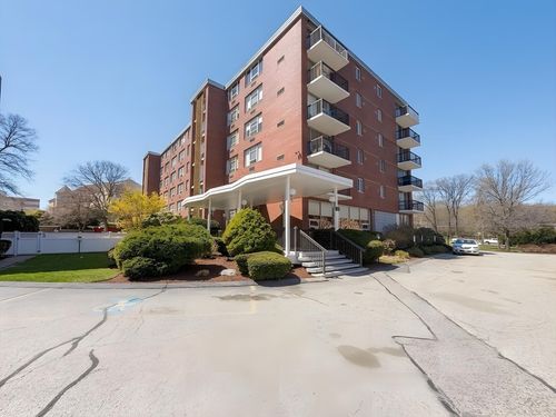 402-20 Hammond Pond Pkwy, Chestnut Hill, MA, 02467-2133 | Card Image