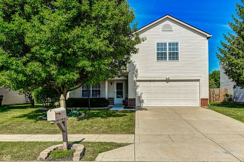 2732 Monarchy Ln, Greenwood, IN, 46143-6949 | Card Image