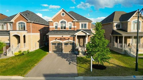 106 Mcdonnell Cres, Bradford, ON, L3Z0S8 | Card Image