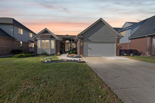 24688 Emily Dr, Trenton, MI, 48183-5421 | Card Image