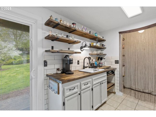 J53 - 159 Sw Florence Ave, Condo with 2 bedrooms, 1 bathrooms and 1 parking in Gresham OR | Image 7