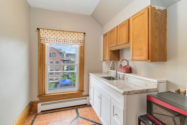 20 Edward St, House other with 8 bedrooms, 8 bathrooms and 7 parking in Worcester MA | Image 34