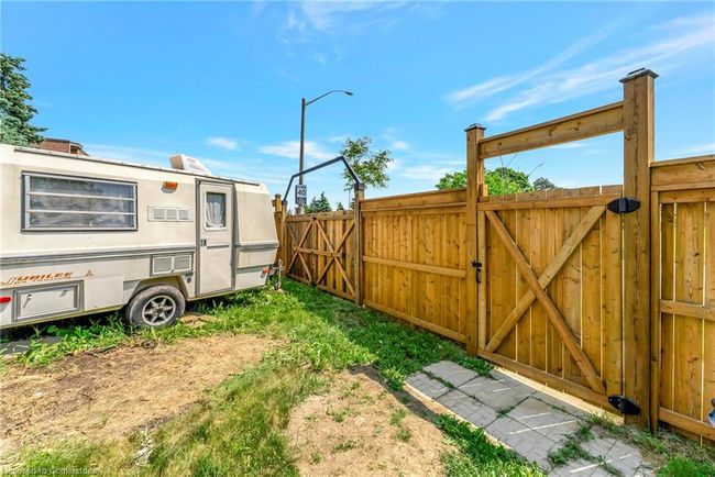 182 Solomon Cres, House other with 4 bedrooms, 3 bathrooms and 5 parking in Hamilton ON | Image 42