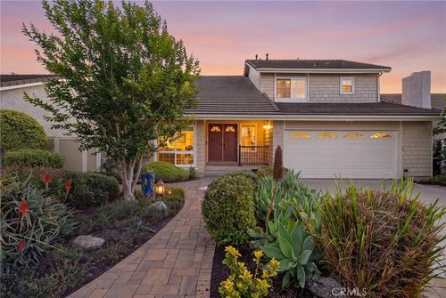 17 Deerwood W, Irvine, CA, 92604-3026 | Card Image