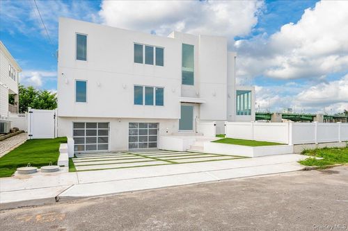 177 Albany Blvd, Atlantic Beach, NY, 11509-1202 | Card Image