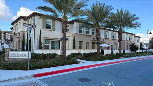 30383 Town Square Dr, Menifee, CA, 92584-6863 | Card Image