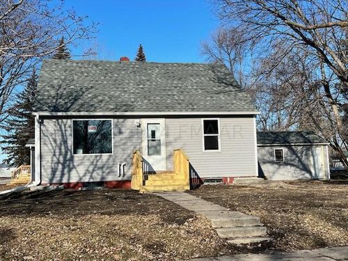 431 5th Ave Se, Mayville, ND, 58257-1715 | Card Image