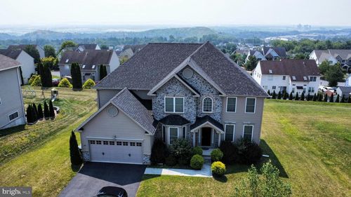 254 Danbury Dr, Nazareth, PA, 18064-1246 | Card Image