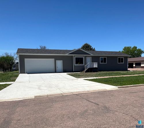 111 N Minnie St Street, Howard, SD, 57349 | Card Image