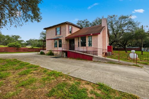 7918 W Fm 476, Poteet, TX, 78065-3547 | Card Image