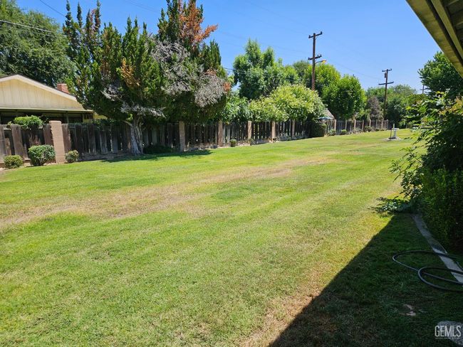 5708 Cypress Point Dr, Condo with 2 bedrooms, 1 bathrooms and null parking in Bakersfield CA | Image 20