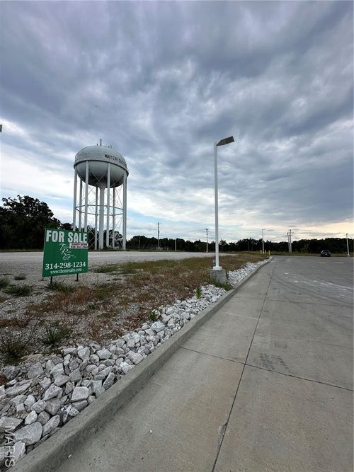 21 E Highway N, Wentzville, MO, 63385-5901 | Card Image