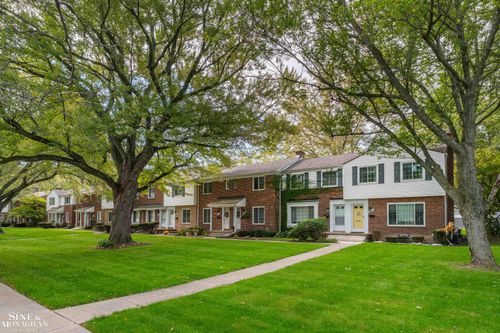 22829 Lakeshore Road, St Clair Shores, MI, 48080 | Card Image