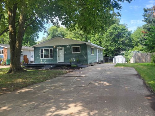 1900 Manorhaven St, Ortonville, MI, 48462-8562 | Card Image