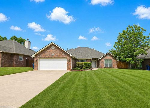 814 S Rock Hollow Ct, Stillwater, OK, 74074-1413 | Card Image
