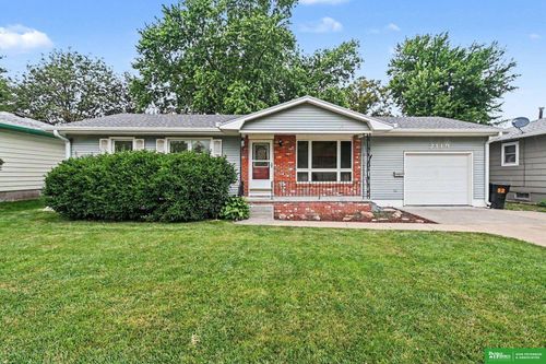 2119 Donald St, Fremont, NE, 68025-6808 | Card Image