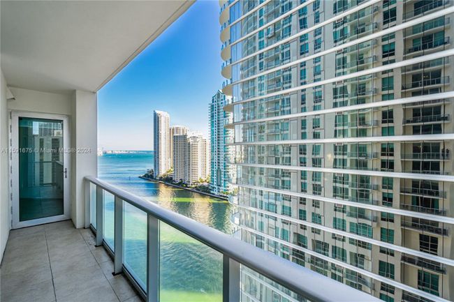 T-1802 - 300 S Biscayne Blvd, Condo with 2 bedrooms, 2 bathrooms and null parking in Miami FL | Image 3