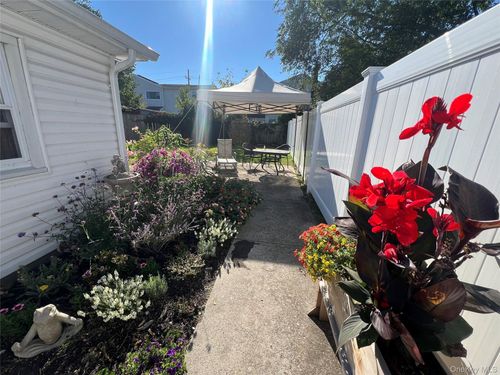 2-79 Radcliffe Rd, Island Park, NY, 11558-2155 | Card Image