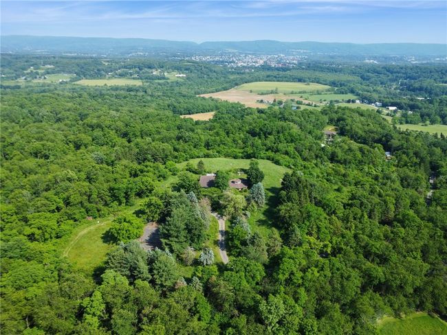 127 Pax View Hills Lane, House other with 4 bedrooms, 3 bathrooms and null parking in Unity Twp PA | Image 6