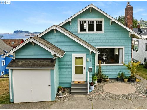 558 4th St, Astoria, OR, 97103-4409 | Card Image