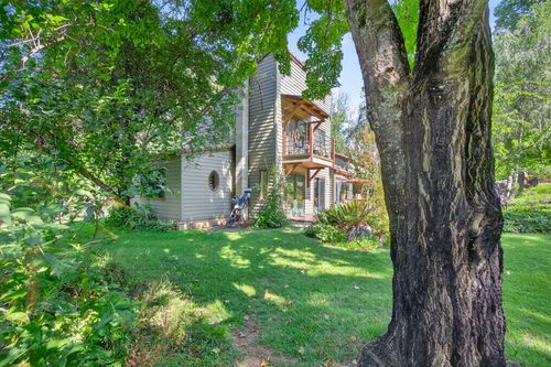 3950 Little Applegate Rd, Jacksonville, OR, 97530-9088 | Card Image
