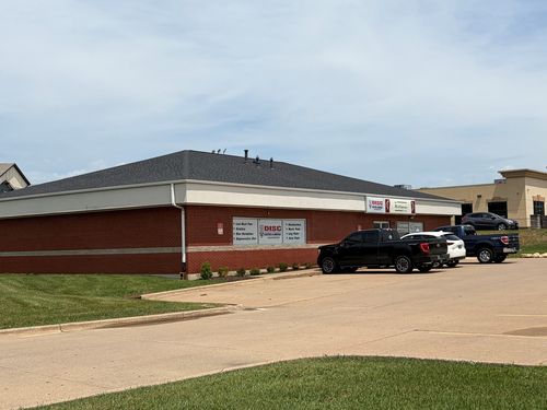 2220 E 53rd Street, Davenport, IA, 52807 | Card Image