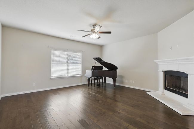 240 Springwood Ranch Loop, House other with 4 bedrooms, 2 bathrooms and null parking in Springtown TX | Image 6