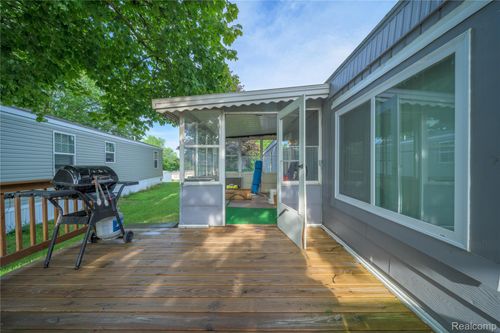 4 Eagle Vista Ln, Orion, MI, 48359-1823 | Card Image