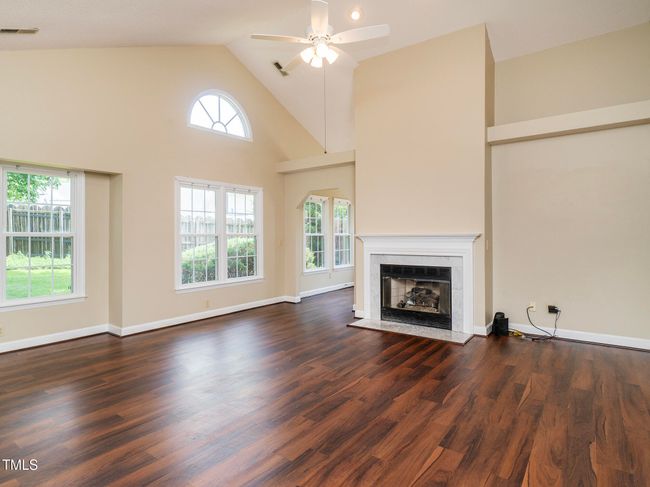 Living Room | Image 6