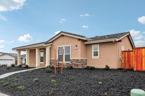 750 W Main St, Winters, CA, 95694 | Card Image