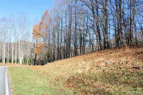 107-74 Poplar Forest Trce, Hendersonville, NC, 28739-8986 | Card Image