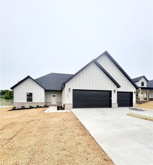 2221 Crane Ave, Pea Ridge, AR, 72751-3068 | Card Image
