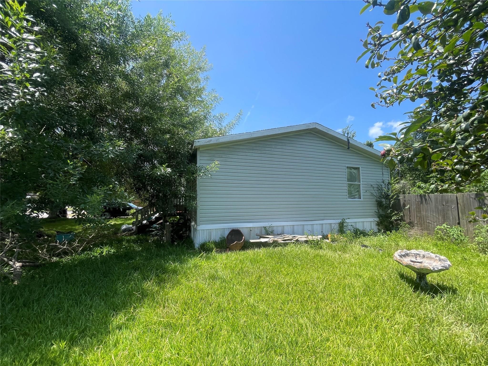 Land in Alvin 4
