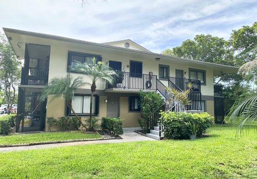 211-588 Trace Cir, Deerfield Beach, FL, 33441-8120 | Card Image