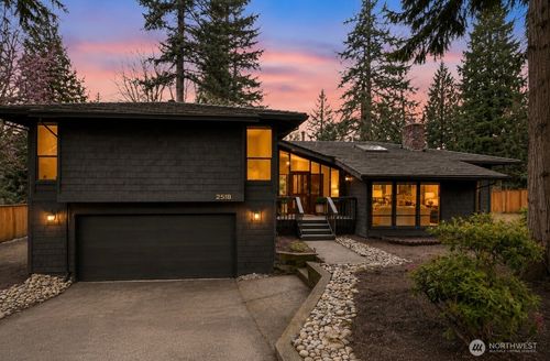 2518 Sahalee Dr E, Sammamish, WA, 98074-6357 | Card Image