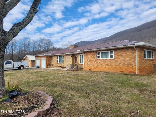 132 Ridgecrest Rd, Harriman, TN, 37748-4338 | Card Image