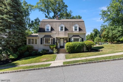 53 Howard St, Verona, NJ, 07044-1211 | Card Image