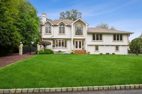 1503 Woodacres Dr, Mountainside, NJ, 07092-1729 | Card Image