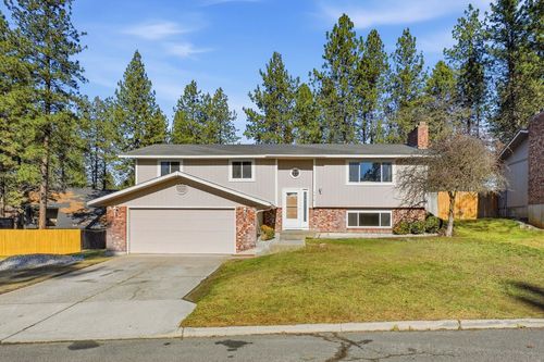 5618 W Pacific Park Dr, Spokane, WA, 99208-9611 | Card Image