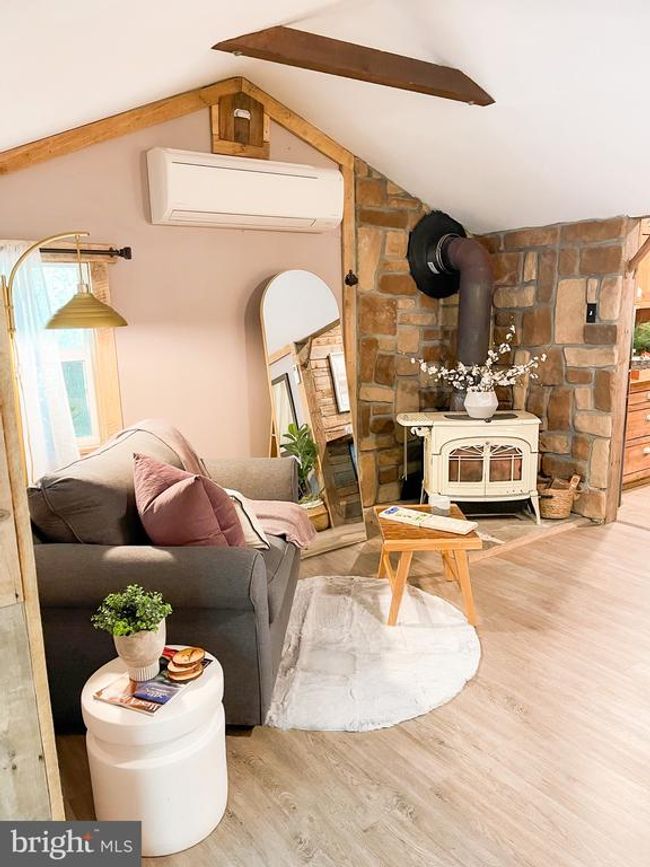 326 Preacher Ln, House other with 1 bedrooms, 1 bathrooms and null parking in Great Cacapon WV | Image 30