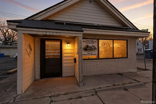 14693 E 8 Mile Rd, Warren, MI, 48089-3431 | Card Image