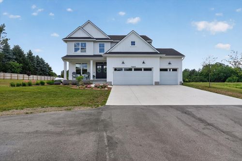 7895 Oak Grove Rd, Howell, MI, 48855-9209 | Card Image