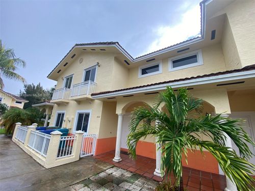 18131 Nw 74th Ct, Hialeah, FL, 33015-8456 | Card Image