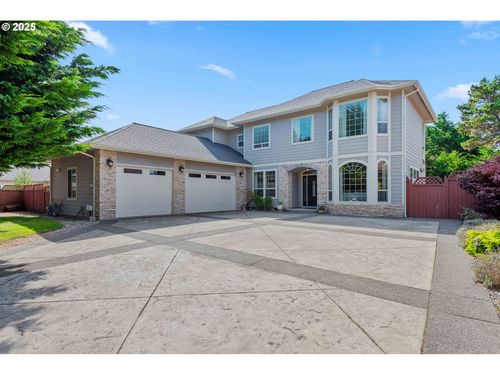 2270 Hayes St, North Bend, OR, 97459-1775 | Card Image