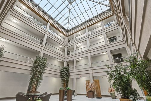 unit-303-500 5th Ave W, Seattle, WA, 98119-4032 | Card Image