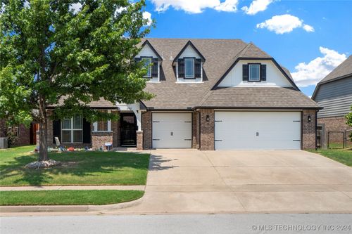 13702 S 90th East Ave, Bixby, OK, 74008-3935 | Card Image
